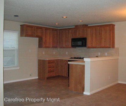 Building Photo - 3 br, 2 bath Apartment - 7176 NE Cherry Drive
