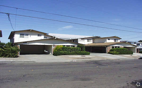Building Photo - 2101-2111 Stanton Ave