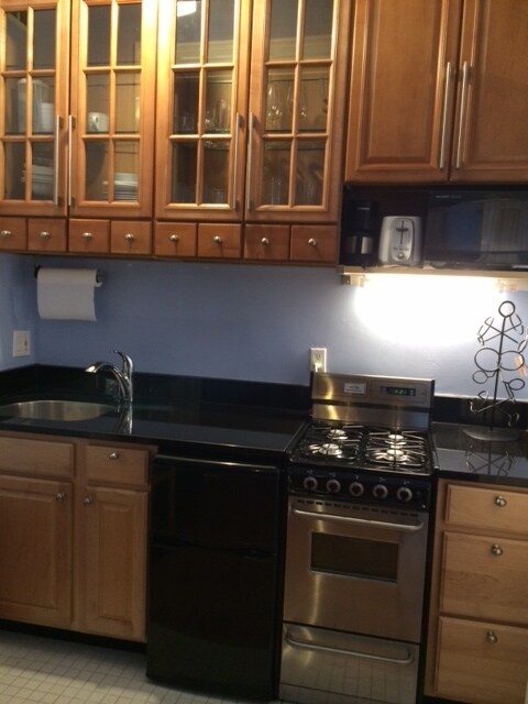 Interior Photo - 1000 Prince St