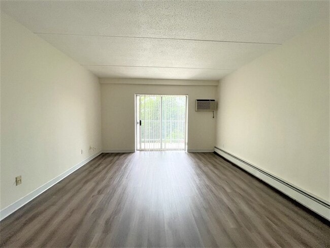 Building Photo - 580 Salem St