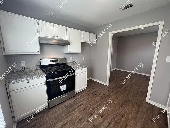 Foto del edificio - 320 McTyere Ave