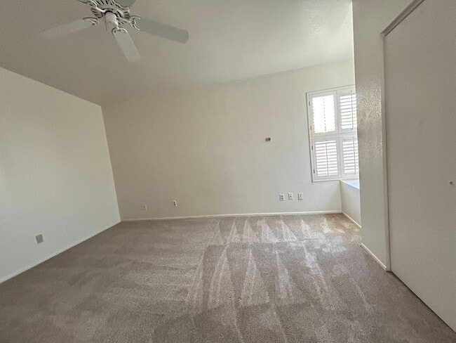 Building Photo - 2 Bedroom, 2 Bathroom Updated Condo