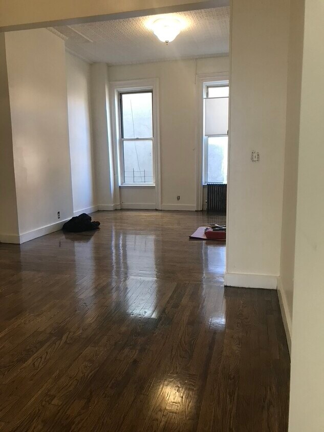 Foto del edificio - 519 DeKalb Ave