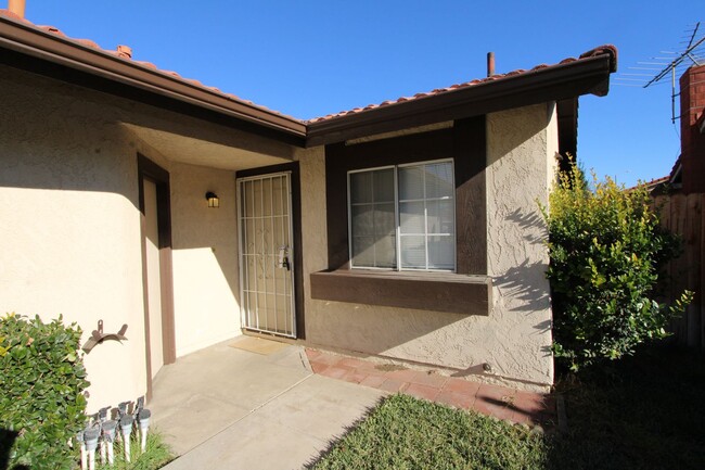 Building Photo - Single-Story 2-Bedroom House in Colton!