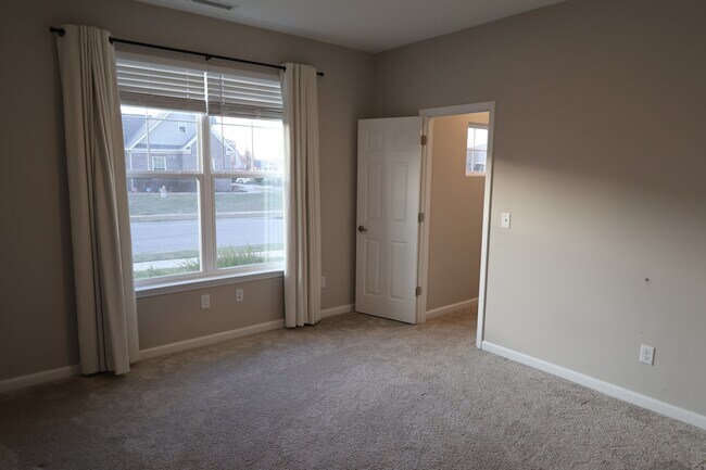 Foto del edificio - 2951 Daylily Dr