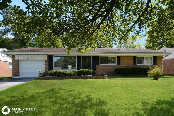 Primary Photo - 908 MARIAS DR, ST LOUIS, MO 63137