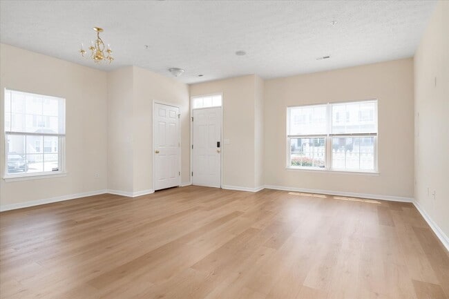 Foto del edificio - Beautiful End-Unit Townhome for Rent