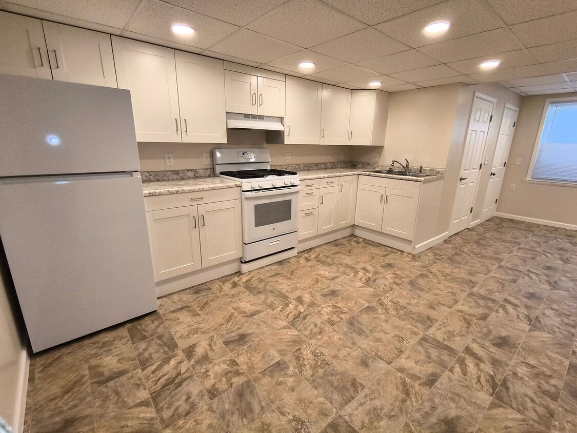 Completely Renovated 2 Bedroom in Downtown Council Bluffs - Completely Renovated 2 Bedroom in Downtown Council Bluffs