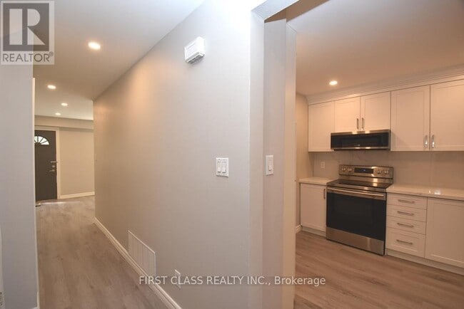 Building Photo - 58 Bradstone Square