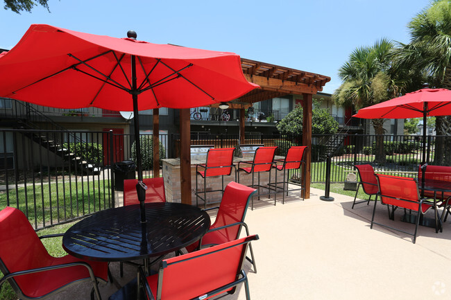 Picnic Area - The Grand Hampton at Clear Lake