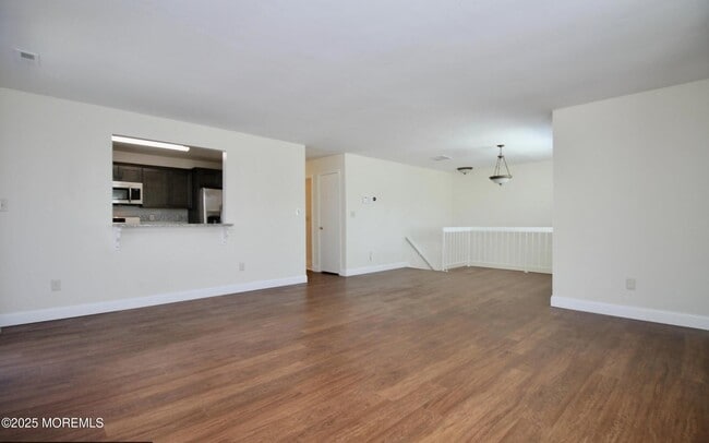 Building Photo - 172 Tulip Ln