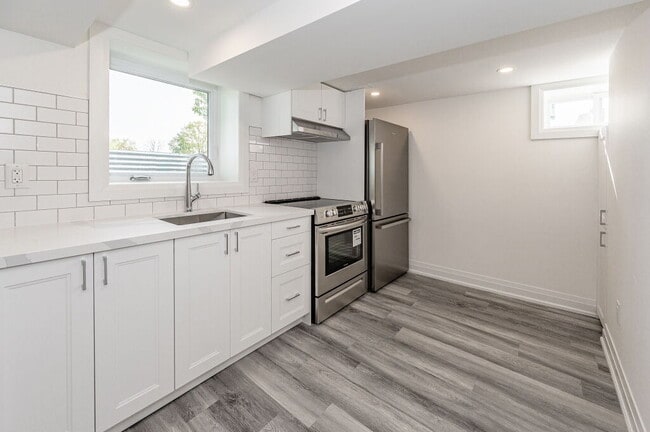 Building Photo - Updated 2 bedroom on East Mountain