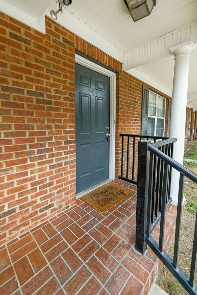 Building Photo - 241 Dixie Dr