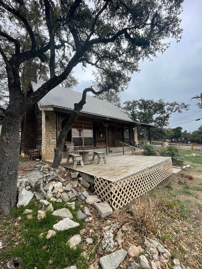 Building Photo - NEW ON MARKET