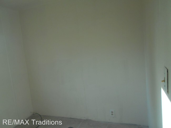 Building Photo - 2 br, 1 bath House - 520 S. 7th West