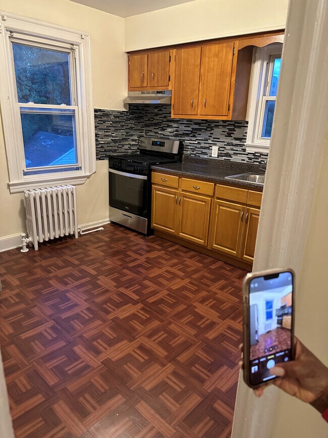 Newly updated kitchen with appliances - 27 Treno St