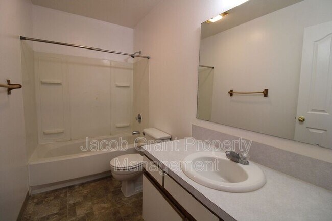 Foto del edificio - 631 Hoopes Ave