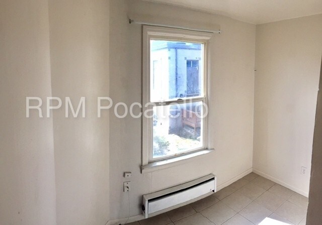Foto del edificio - 1235 N Arthur Ave