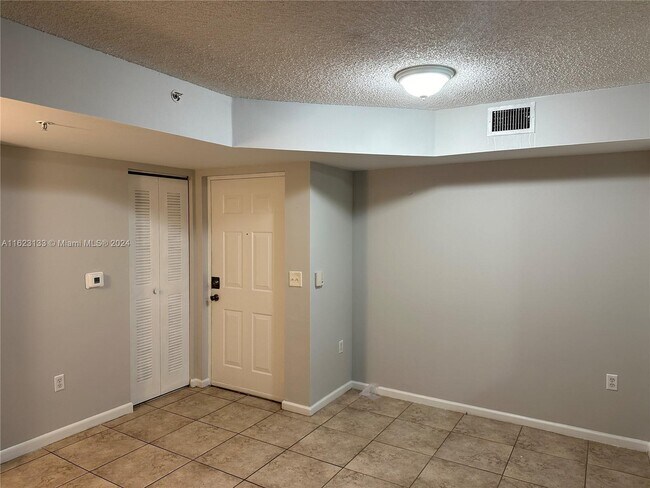 Foto del edificio - 2173 Renaissance Blvd