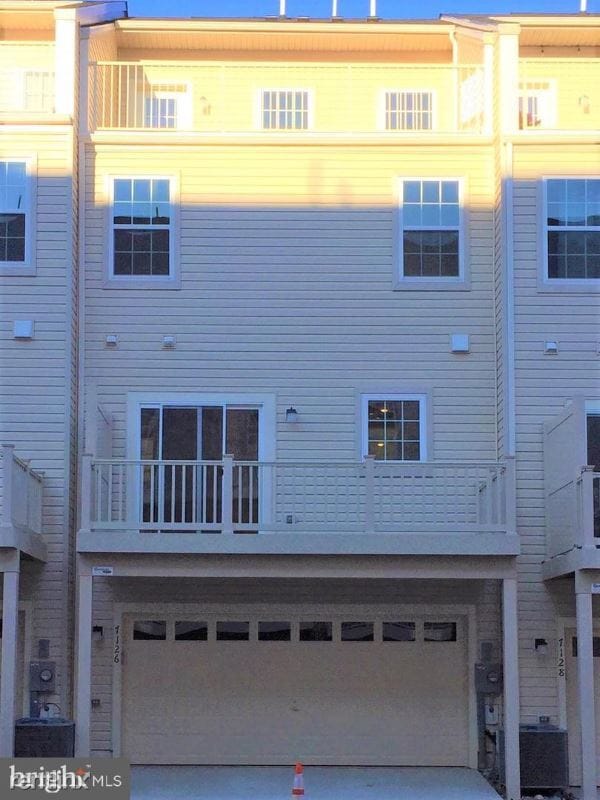 Building Photo - 3 br, 4 bath Townhome - 7126 Mchenry Mews