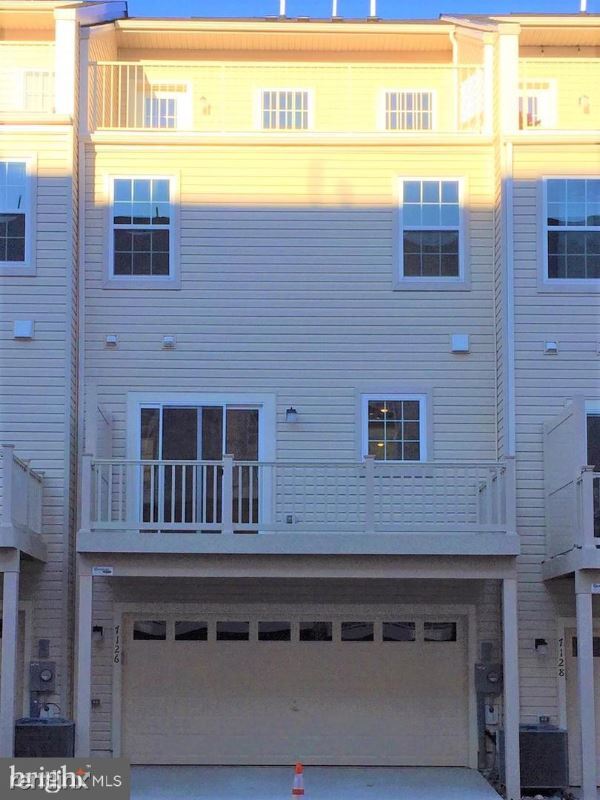 Foto del edificio - 3 br, 4 bath Townhome - 7126 Mchenry Mews