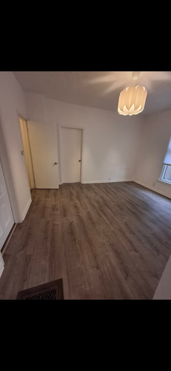 Building Photo - 44 Portsmouth Pl NE