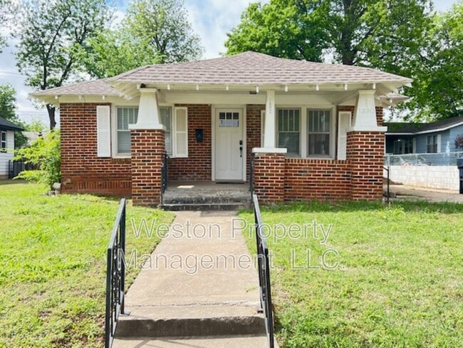 Photo - 1220 NE 17th St House