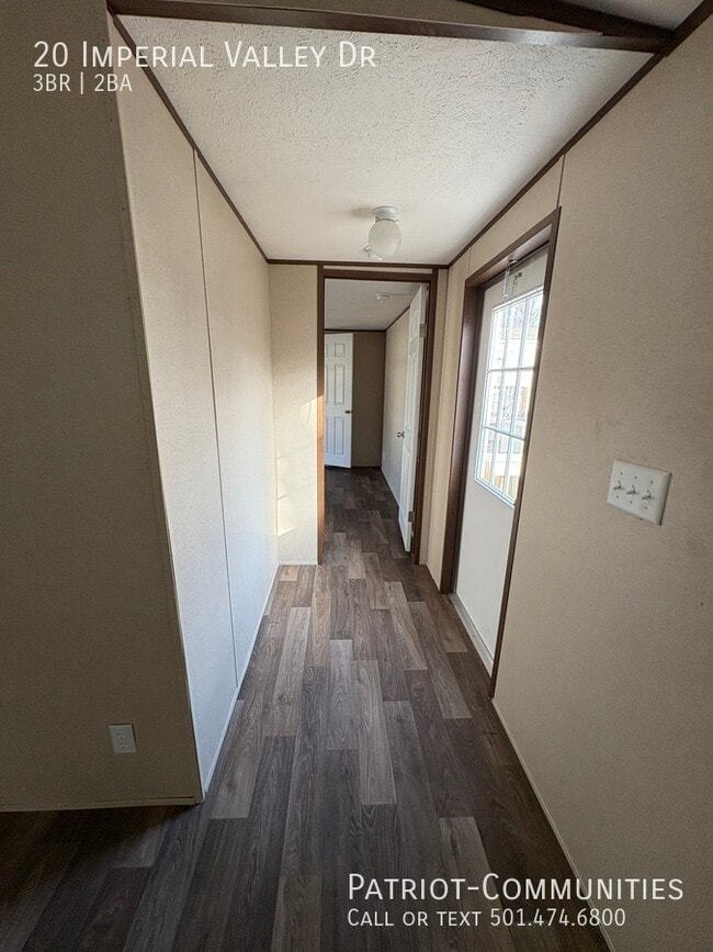 Building Photo - 20 Imperial Valley Dr