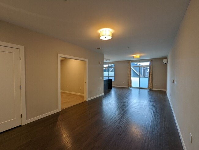Building Photo - 1 br, 1.5 bath House - 308 N 68th St Unit 203