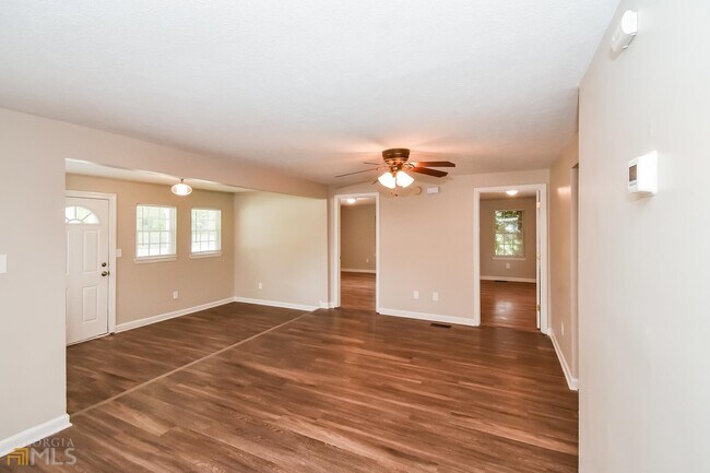 Building Photo - 2845 Mann Rd