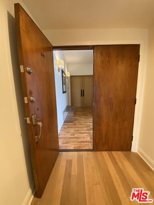 Foto del edificio - 125 S Elm Dr