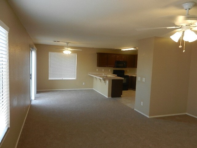 Building Photo - 520 S Hassett Street