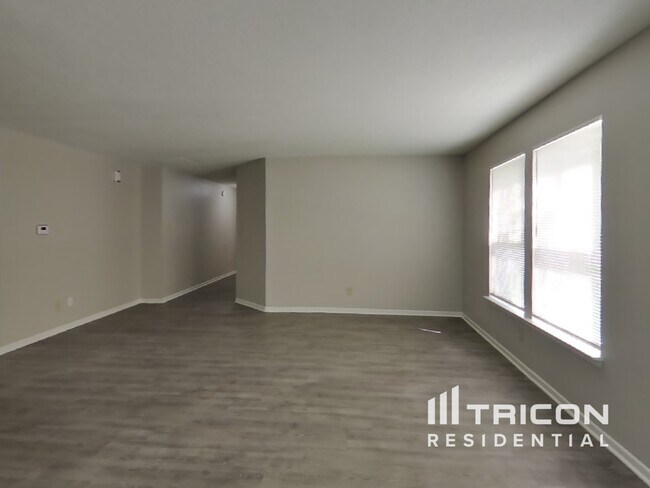 Foto del edificio - 1910 Southernwood Ln