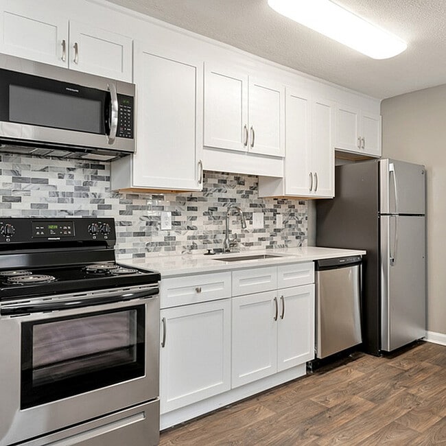 Modern Kitchen - Arbor Creek
