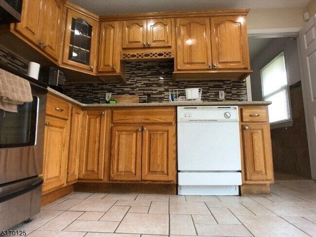 Building Photo - 21 Brandywine Cir