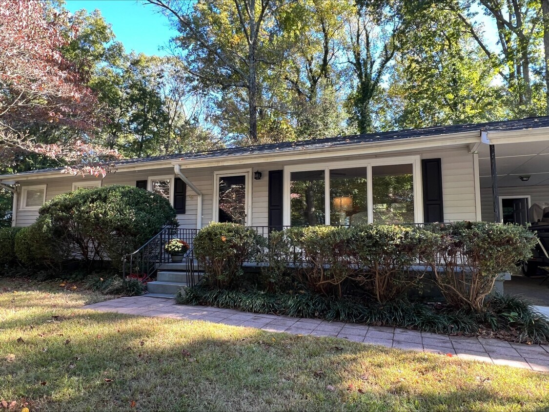 31 Nottingham Rd Greenville, SC 29607 Alquileres en Greenville, SC