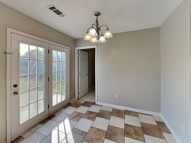 Building Photo - 5721 Henderson Oaks Dr
