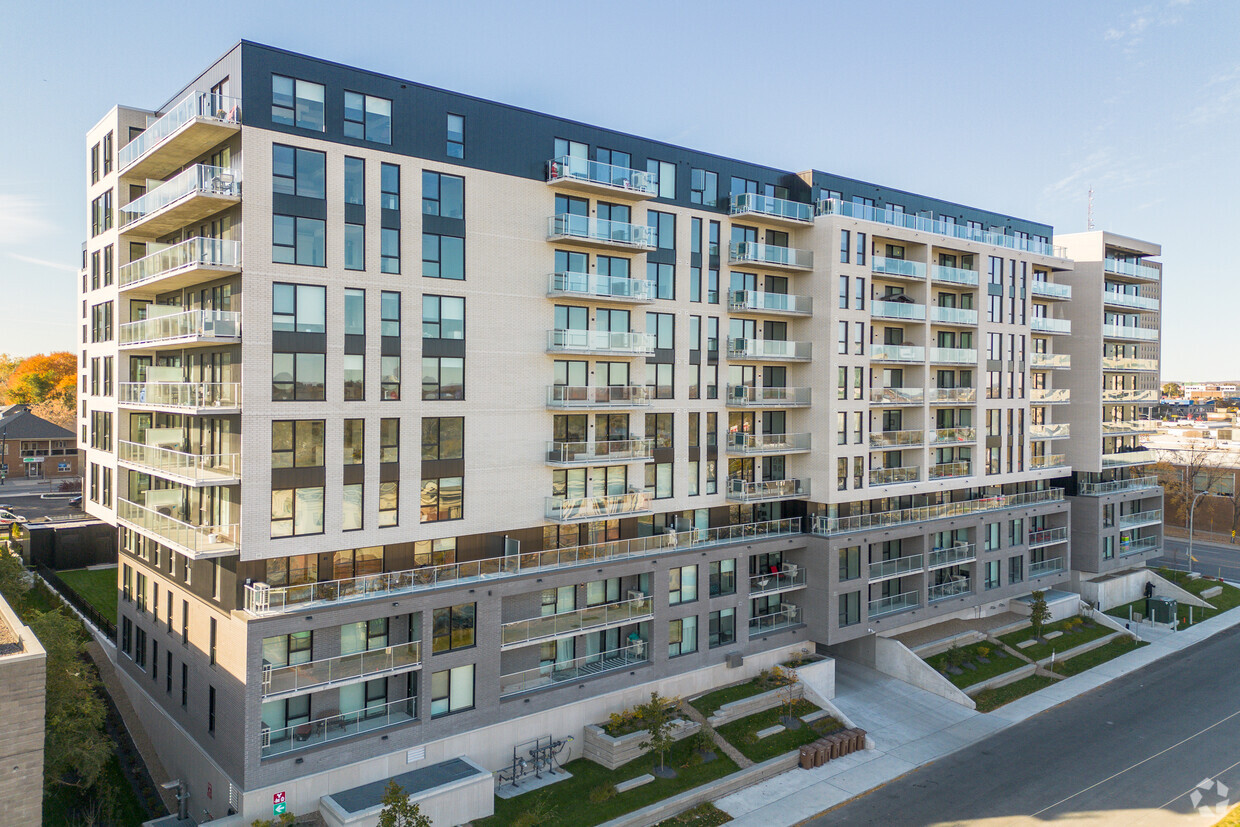 Building Photo - Bloome