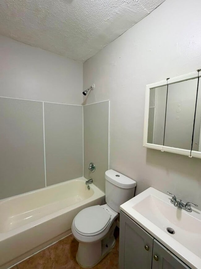 Building Photo - 3454 E 118th St