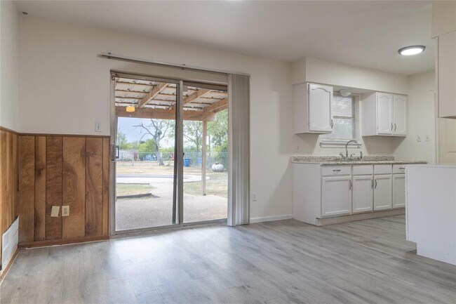 Foto del edificio - 1430 TX-46