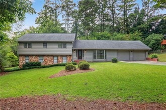 Building Photo - 447 Cove Dr NE