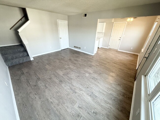 Foto del edificio - 2 Bedroom/1 Bath Unit w/ An Attached Garage *READY NOW*