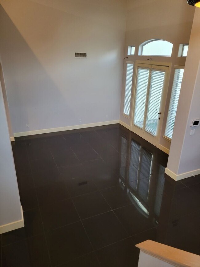 Building Photo - Luxurious & Spacious Oasis at Desert Shore...