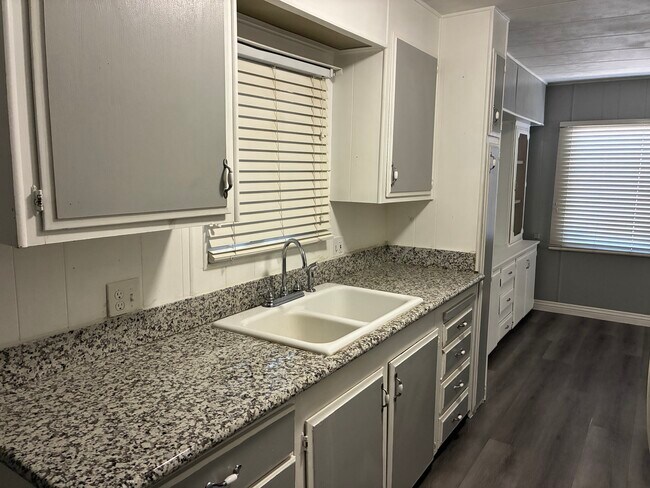 Foto del edificio - 19190 Hinton St