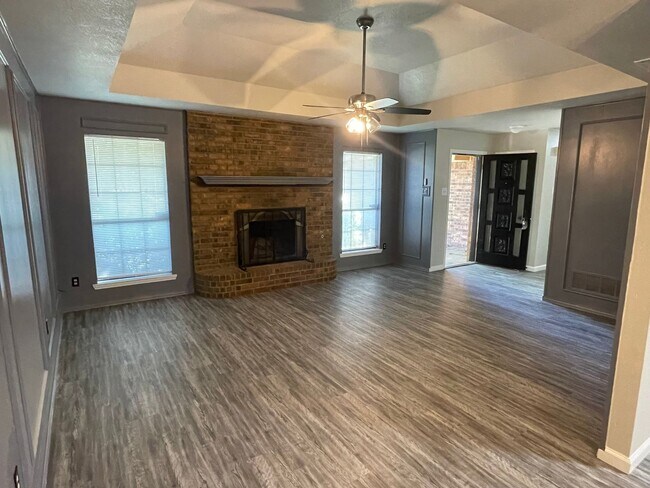 Foto del edificio - 3 BEDROOM 2 BATHROOM HOUSE IN DENTON