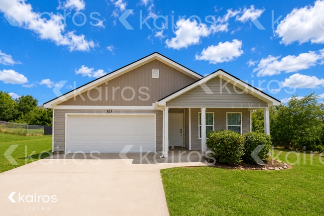 Building Photo - 127 Village Creek Dr