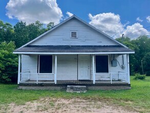 Building Photo - 716 Searcy Ave