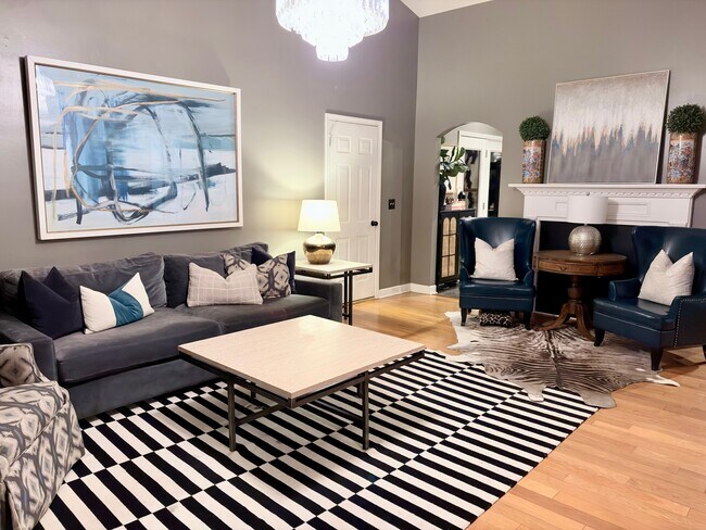 Foto del edificio - 1044 Hummingbird Ln