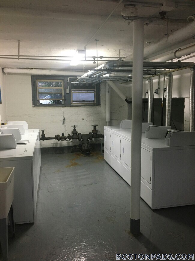 Foto del edificio - 157 Summer St