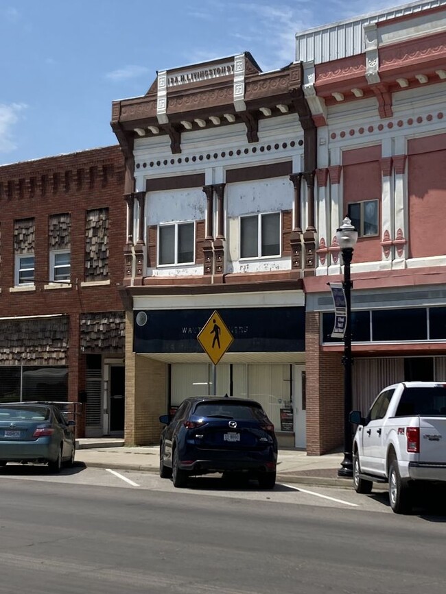 Building Photo - 408 S Main St